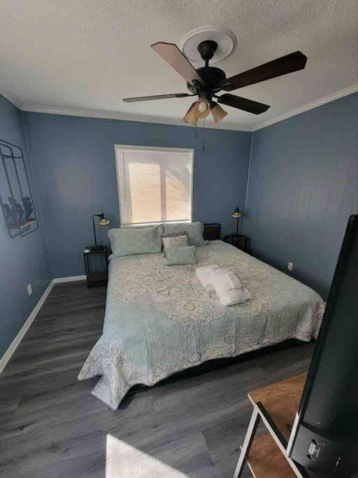 2022 Renovated 2-Bdrm Cozy, Lovely Condo W/Parking! Hilton Head Island Exterior photo