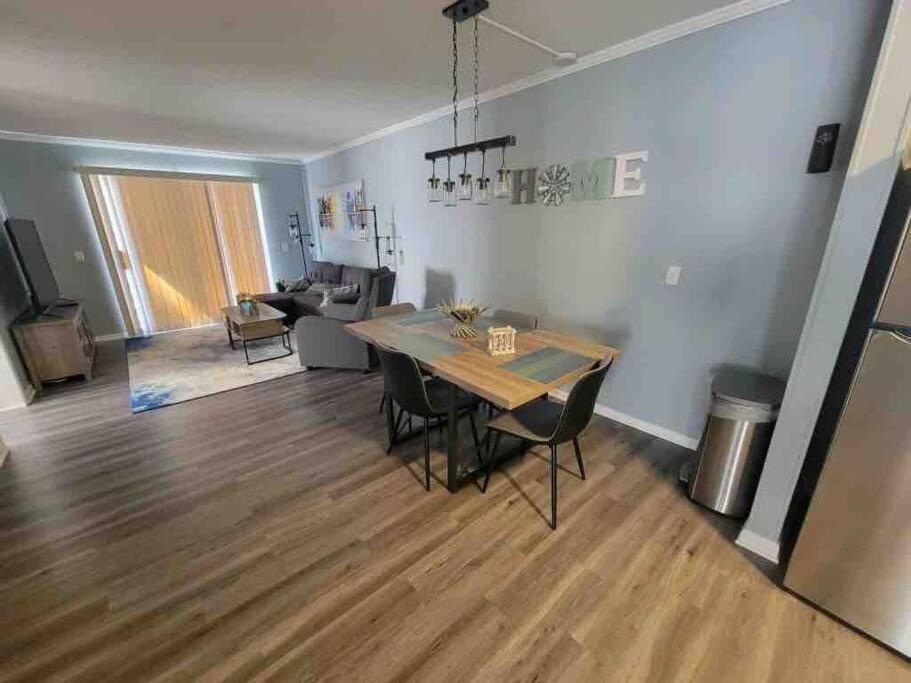 2022 Renovated 2-Bdrm Cozy, Lovely Condo W/Parking! Hilton Head Island Exterior photo