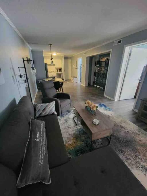 2022 Renovated 2-Bdrm Cozy, Lovely Condo W/Parking! Hilton Head Island Exterior photo