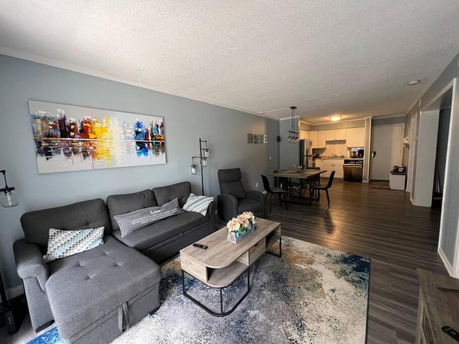 2022 Renovated 2-Bdrm Cozy, Lovely Condo W/Parking! Hilton Head Island Exterior photo