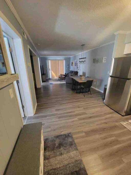 2022 Renovated 2-Bdrm Cozy, Lovely Condo W/Parking! Hilton Head Island Exterior photo