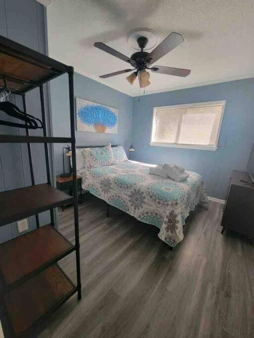 2022 Renovated 2-Bdrm Cozy, Lovely Condo W/Parking! Hilton Head Island Exterior photo