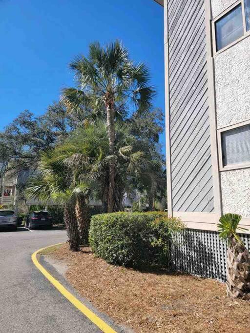 2022 Renovated 2-Bdrm Cozy, Lovely Condo W/Parking! Hilton Head Island Exterior photo